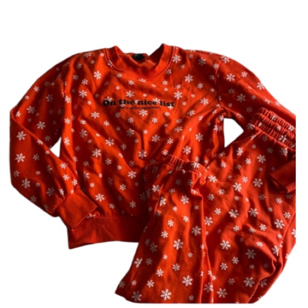 Forever 21 • On the Nice List Sweatsuit Pajama Set